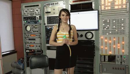 Ziva Tests Her Blowing Pressure (MP4 - 720p)