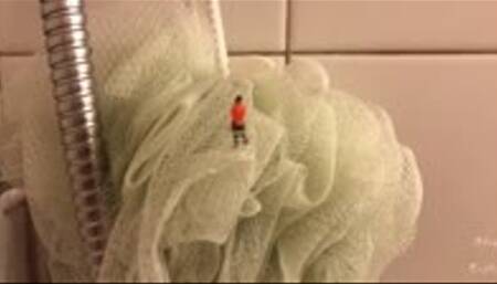 Unaware Giant: Shower Adventure With Mants