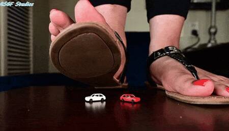 BBW's big sandals have trouble with teeny cars! - MP4