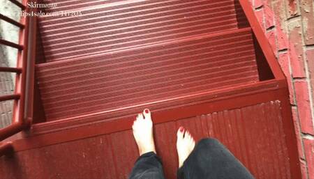 Feet pool party (Mp4)