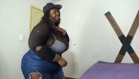 GIANT AND AMAZING EBONY BBW FARTING WET ON JEANS PANTS BY THAMMY BBW (CAM BY RENAN) FULL HD