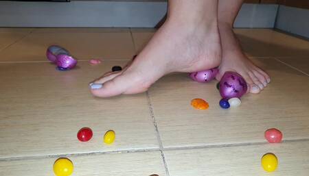 Barefoot Soft Object Crush WMV