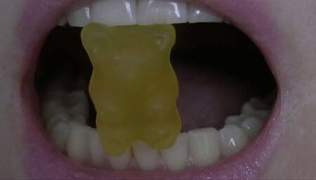 Saw the bears heads off with your outstanding razor sharp serrated incisors MP4 HD 720p