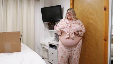 BBW CHLOE: can't hide this belly!