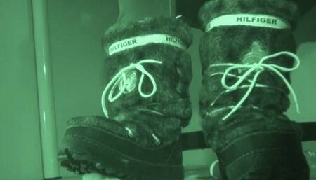 Tanja and the merciless Hilfiger snow-boot-soles vs cock - Cam 2
