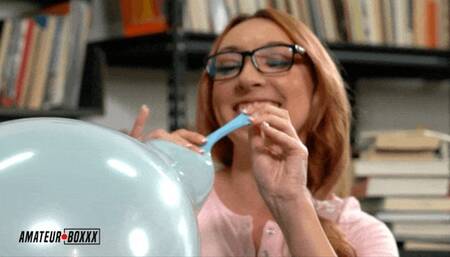 Daisy Belle B2P & Humps Loons in Library - 4K Mp4