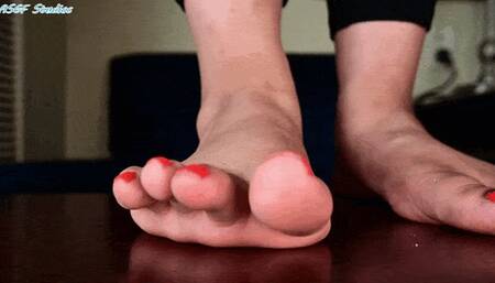 BBW's mighty heels demolish a tiny! Part 2 - MP4