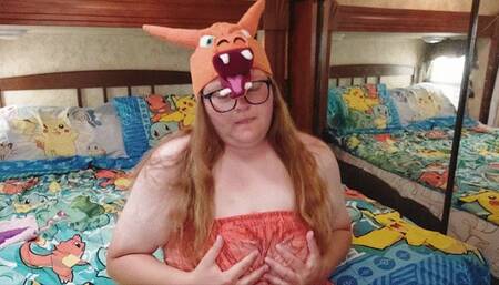 BBW Natural Masturbation Wearing a Silly Hat