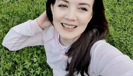 Outdoor grey leggings wetting peeing