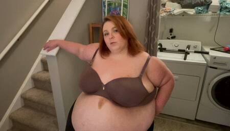 Celia Climbs Stairs, Gives a Belly Performance and Gets Dressed for You - MP4