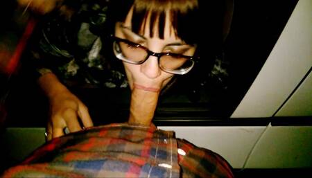 HARD TEEN FACEFACK AND CUMSHOT IN THE PARKING