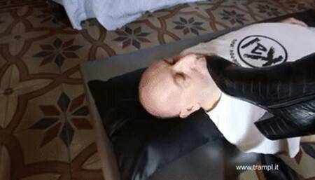 A805 Lady Maya in Domination Foot Worship