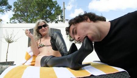 Leilani's Smoking Foot Worship