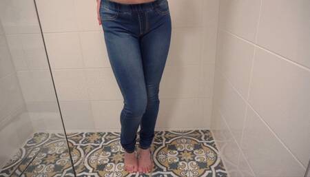 Wetting my Jeans and give him my Booty for Pee on Me