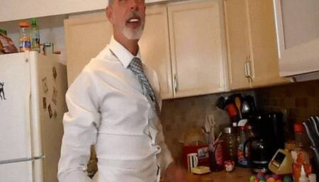 Horny Easter Giant with Shrinking Guests - CUSTOM VIDEO - Richard Lennox - Manpuppy - MP4 720