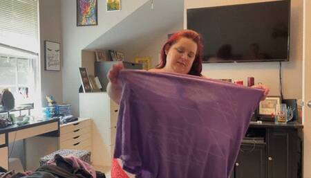 Celia Does Some Tasks Around the House - MP4