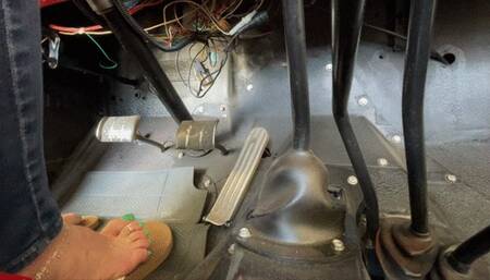 Cold Start & Driving the 1962 Jeep Barefoot