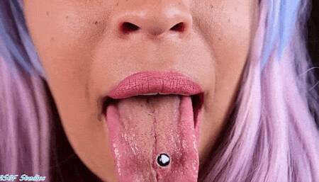 Blue tongue tease - MOV