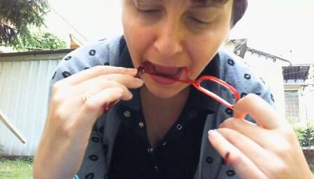 Weird masturbation with glasses in the garden