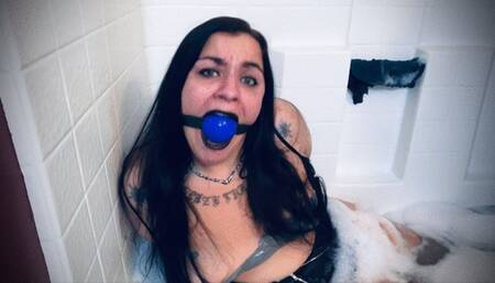 Is this what a relaxing bath looks like?