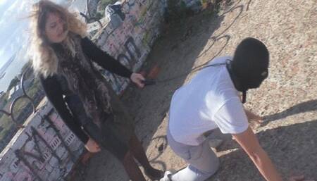 trample a slave at a construction site!!