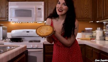 Housewife Poison Pie Executrix