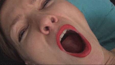 YAWNING CLOSE UP 2 HD