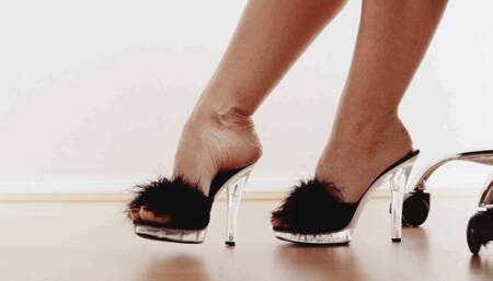 Fluffy Slippers (4k)