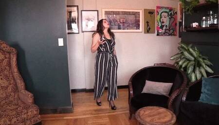 KAT'S SORE FEET - Foot Fetish, Office feet, sore feet, foot rubbing, nylon feet - WMV