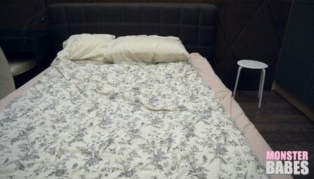 Dolly Diore on all four pussy play in high heels