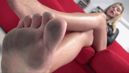 GABRIELLA - Dirty feet licking challenge - REAL DUST, ASH AND MUD (EXTREME CRAZY CLIP!)