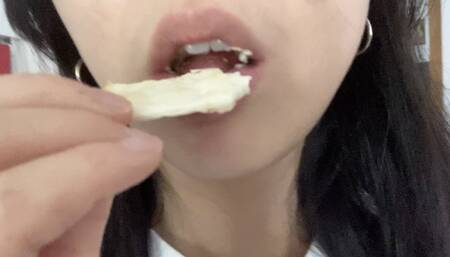 Aurora's Mouth Eats Cream Crackers