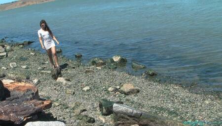 Unshaven Amateur Fucks Dildo Outdoors