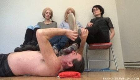 2152 Socks worship with Melanie Katy Nathalie