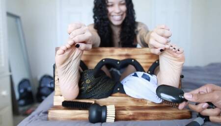 Hairbrush Stocks Tickle