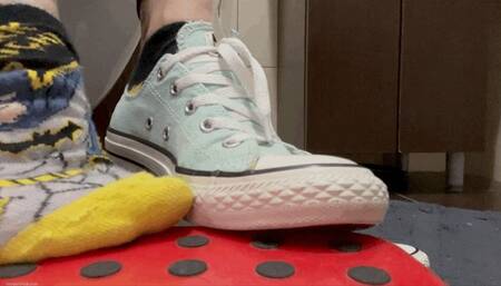STINKY SOCKS CONVERSE SNEAKERS AND FUNGUS FEET - MP4 Mobile Version