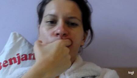 Fingerbrushing horizontally to cam mp4