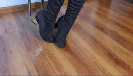 Blue Wig And Hot Boots (HDTVWMV) – Lady Kat