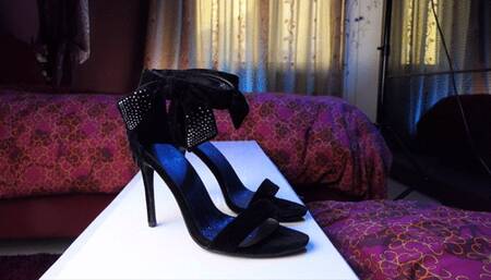 Crossdresser huge cumshot on high heels