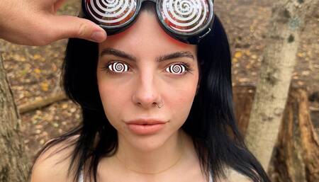 The Glasses Make Olivia Obey HD