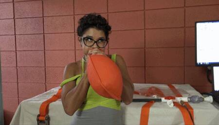 Sahrye Blows Another Chinese Hot Water Bottle (MP4 - 1080p)