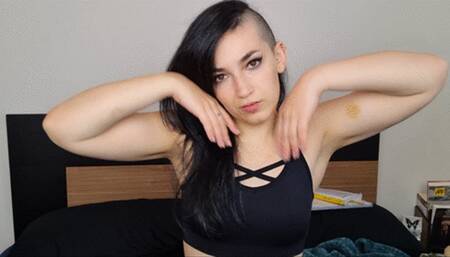 Sweaty Armpits for a Thirsty Bitch