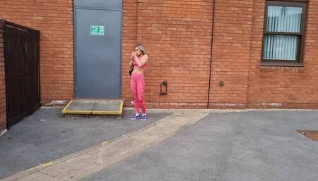 Charlotte in SMOKEBREAK in Pink