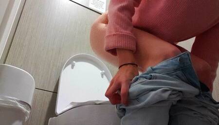 Public Toilet Noisy Frustrations (mkv)