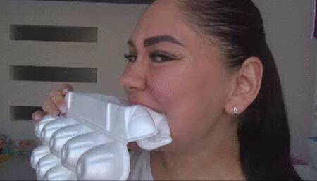 TO CRUSH A FOAM FORM WITH MY TEETH (m)