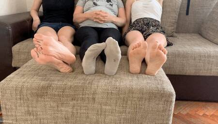 TWO GIRLS SECRETLY PLAYING FOOTSIE WHILE ROOMMATE IS AWAY - MP4 HD