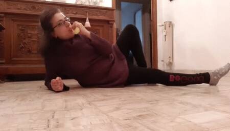 RIDING AND RUBBING THE STRONG YELLOW BALLOON !