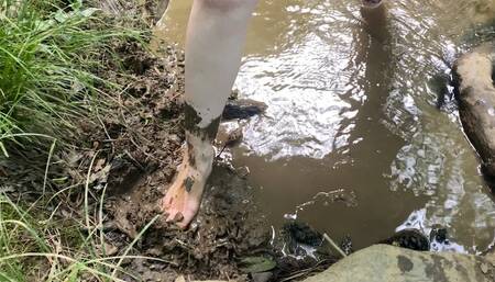 Barefoot in Sweetwater Creek