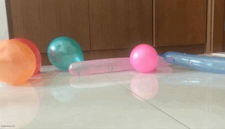BALLOONS POPPING UNDER BIG FEET - MP4 HD