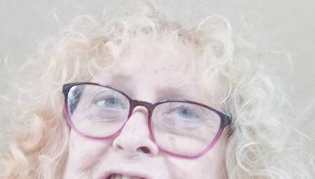 BJMature Topless Higheel Show